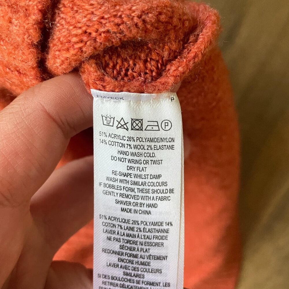 French Connection Rust Red V-Neck‎ Sweater – Size Small - Picture 6 of 9